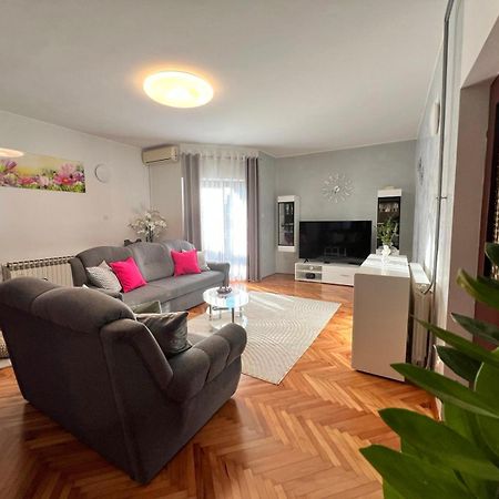 Apartment Tigo - 2 Bedrooms, 2 Bathrooms, Terrace And Big Garden Fažana Esterno foto